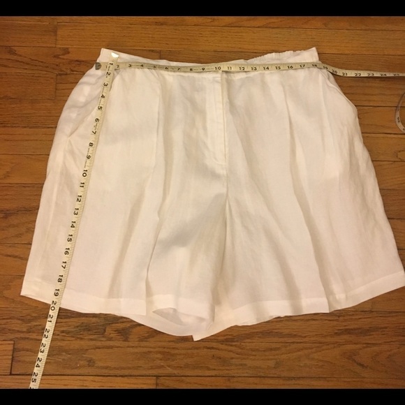 Saks Fifth Avenue White Linen Shorts, Size 18 - Picture 4 of 5